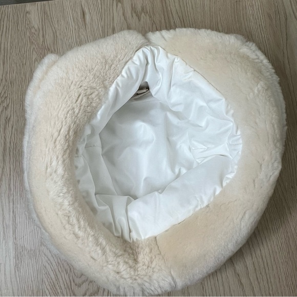 UGG White Quilted Puffer Bucket Hat - Picture 6 of 8